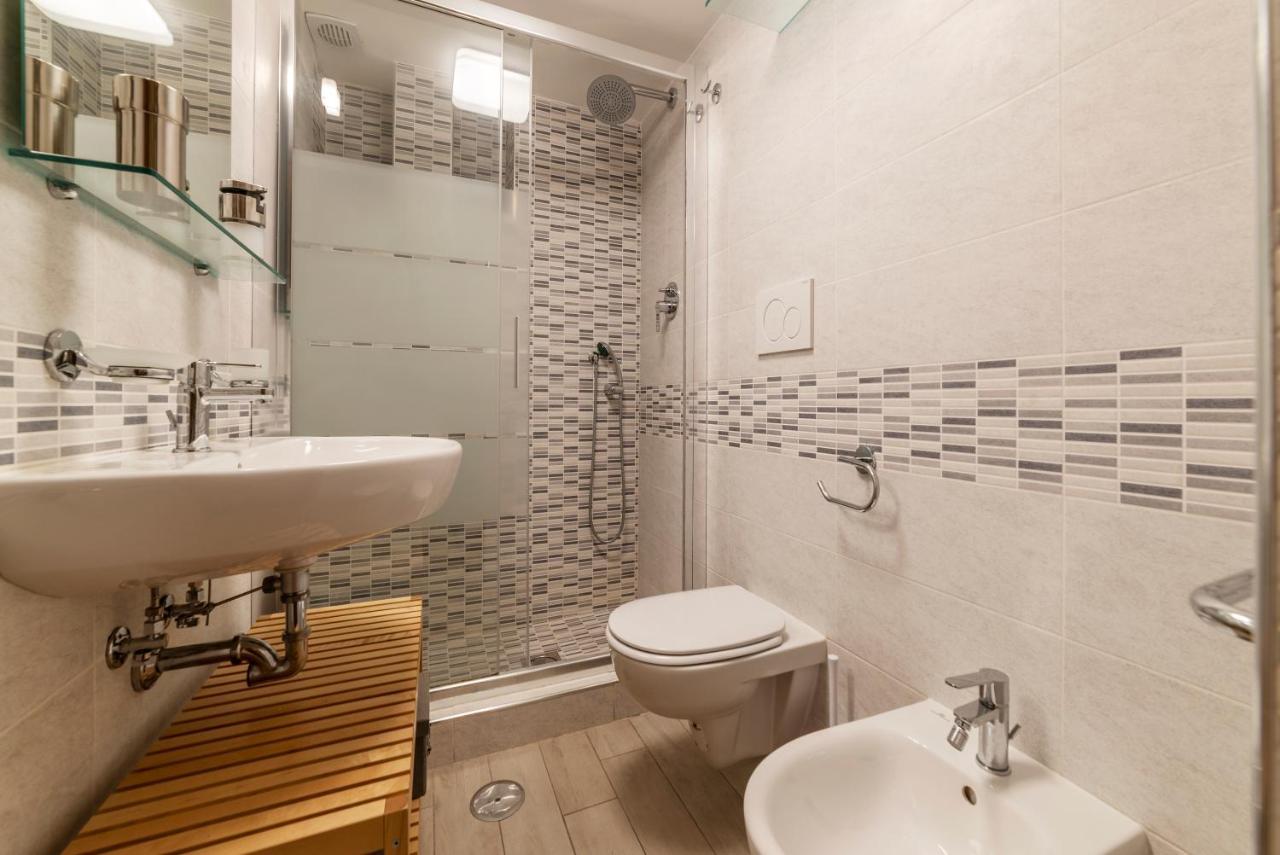 Termini Central And Elegant Apartment Rome Bagian luar foto